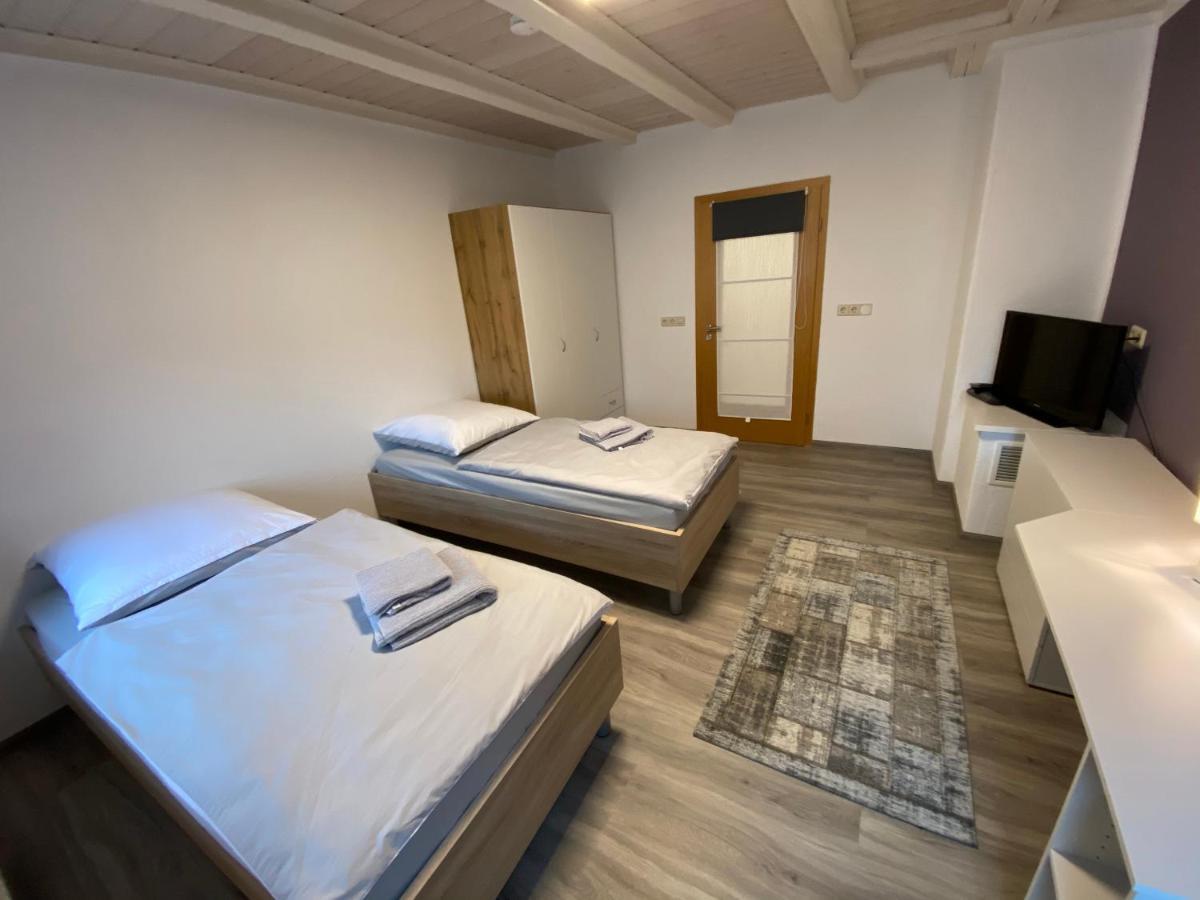 Gaestezimmer Kirchdorf Unteropfingen Εξωτερικό φωτογραφία
